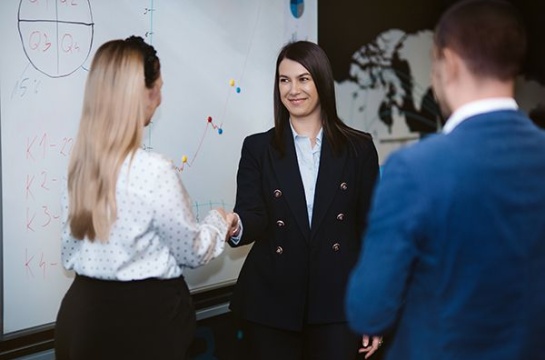 Motivating and unifying work atmosphere